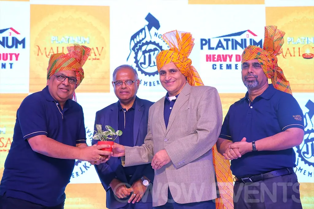 Executives presenting an award at the Platinum cement launch