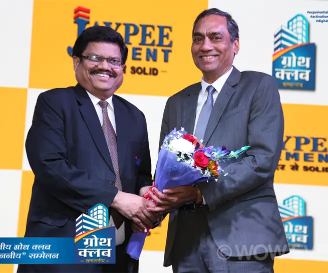 Jaypee Cement dealers meet, guest welcomed with a bouquet