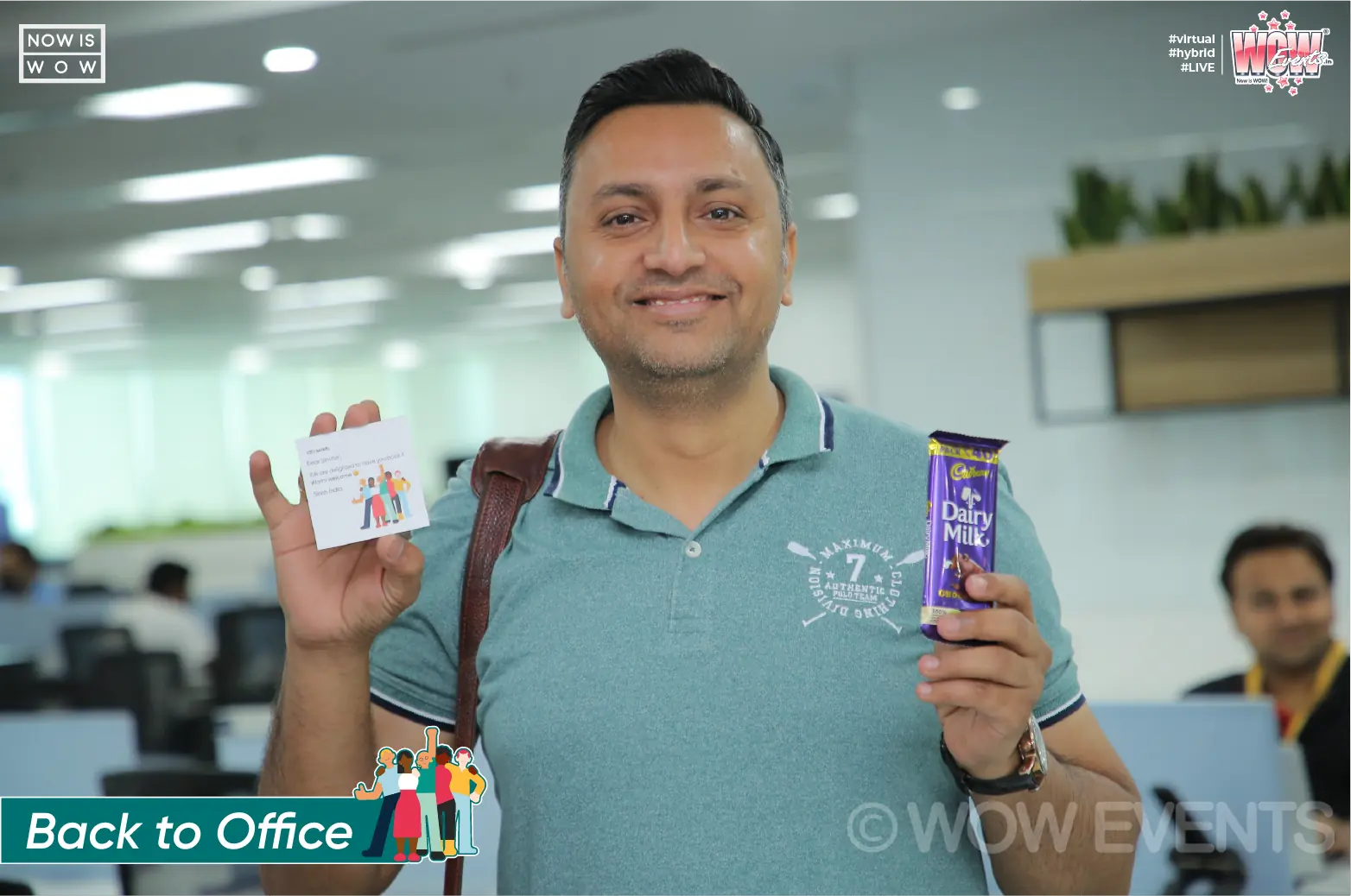 Sinch India employee engagement, staff member holding a gift