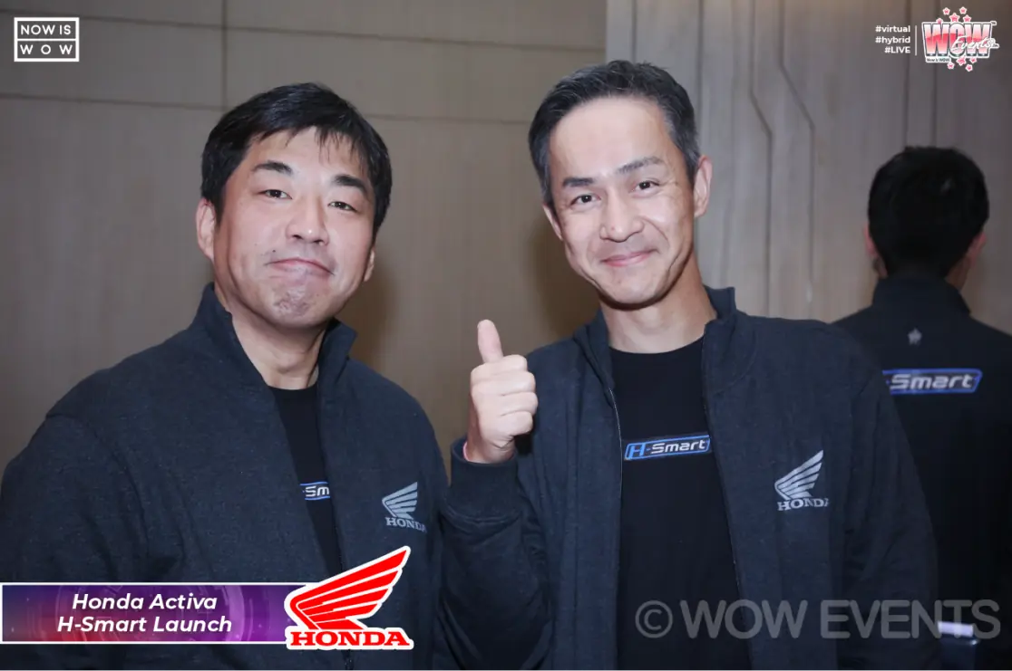 Honda executives giving a thumbs up at the H-Smart launch