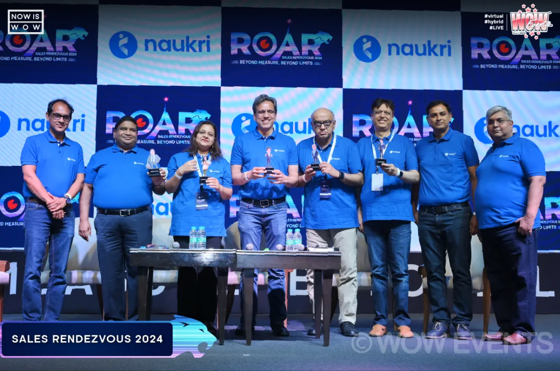 Naukri team group photo on the ROAR stage