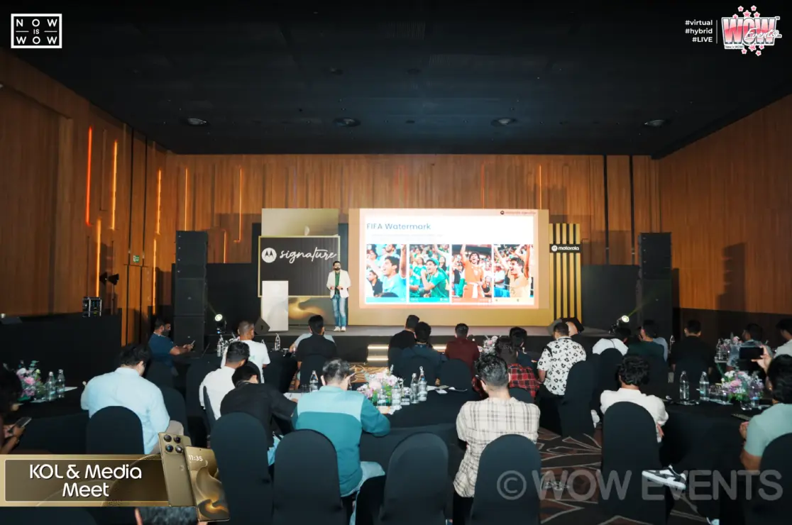 Motorola media meet attendees watching a presentation
