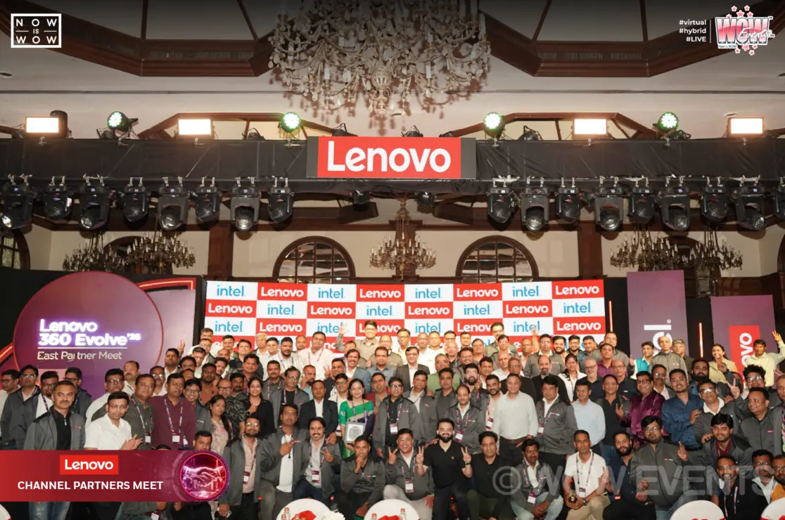 Lenovo regional dealers meet group photo in a ballroom