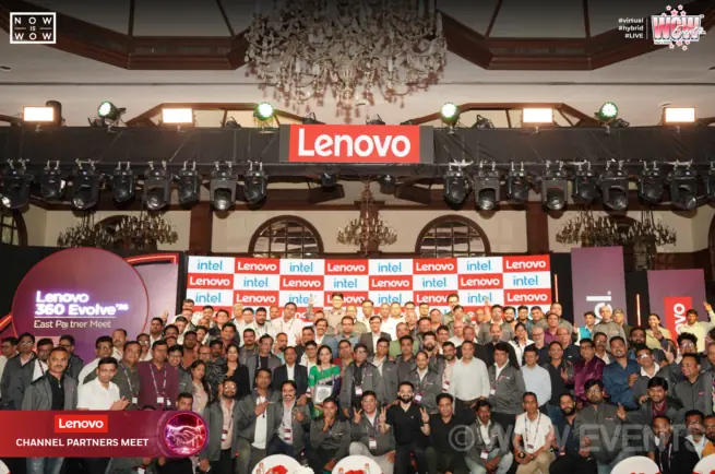 Lenovo regional dealers meet group photo in a ballroom