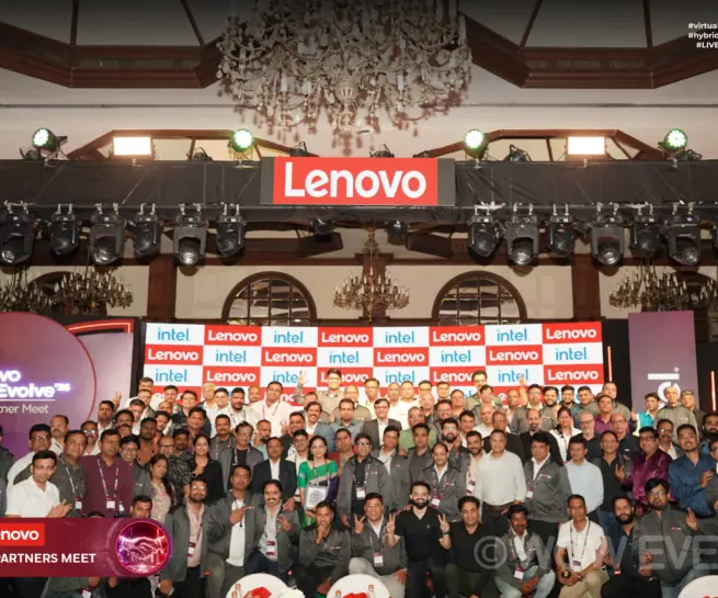 Lenovo regional dealers meet group photo in a ballroom